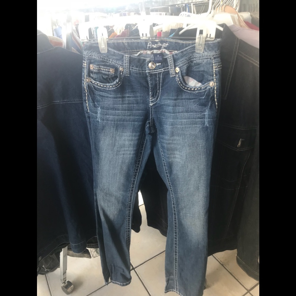 Amethyst size 9 stonewashed jeans 👖